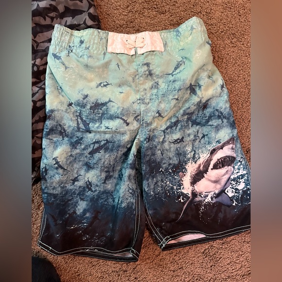 Boys Old Navy Board-shorts (swimsuits) - Picture 2 of 5